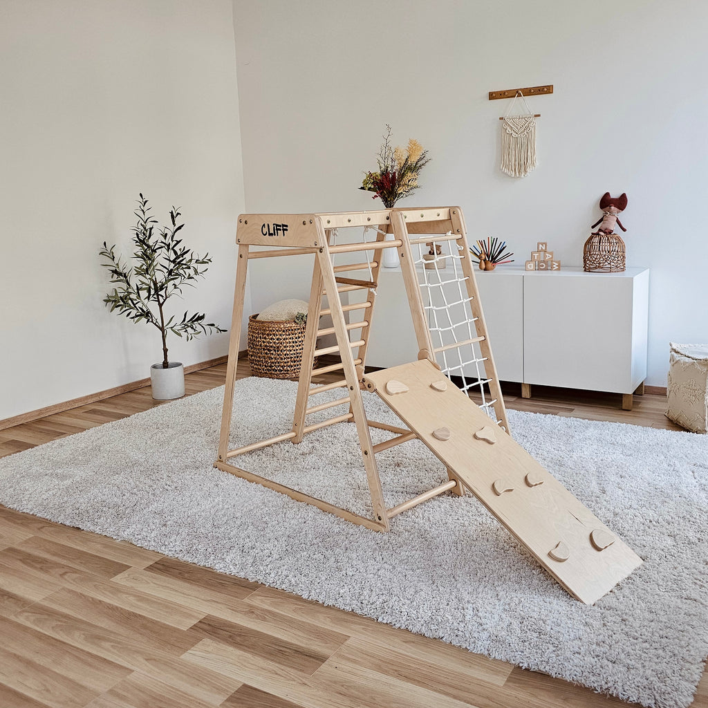 CLIFF Compact Klettergerüst im hellen Spielraum