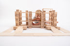 Just Blocks Smart Lines Bauidee mit Türmen und Verbindungen aus Holz